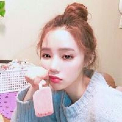扎丸子头气质型女生头像图片