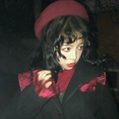 黑色系冷酷的女生头像真人图片