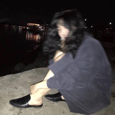 黑暗系女生真人头像图片
