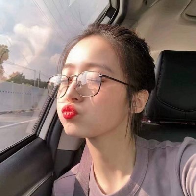 嘟嘴女生卖萌头像图片