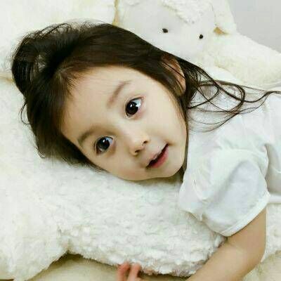 高清可爱头像小女孩无水印图片