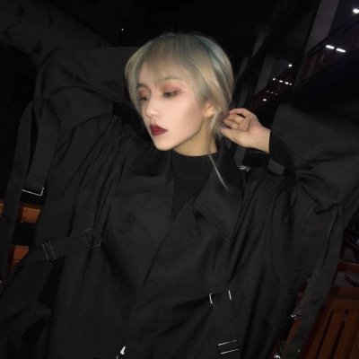 黑暗系女生真人头像图片