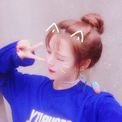 扎丸子头气质型女生头像图片