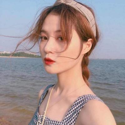 海边图片唯美女生头像