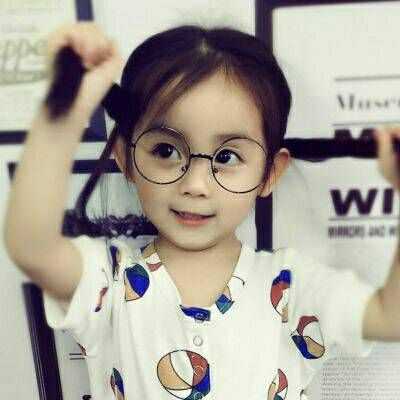 高清可爱头像小女孩无水印图片