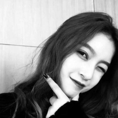 黑白高冷女头像