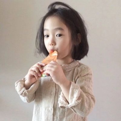 网红小女孩头像超萌嘟嘴