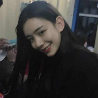 黑暗系女生真人头像图片