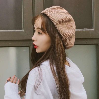 女生酷帅戴帽子低头头像图片