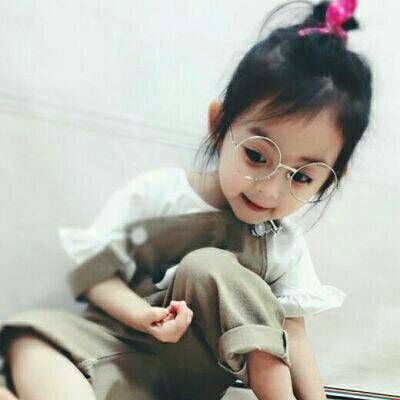 高清可爱头像小女孩无水印图片