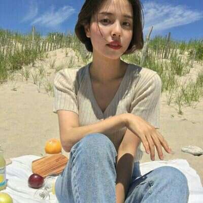 小众近脸女生头像