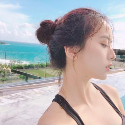 海边图片唯美女生头像