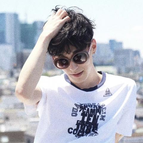 帅气冷酷男生头像图片