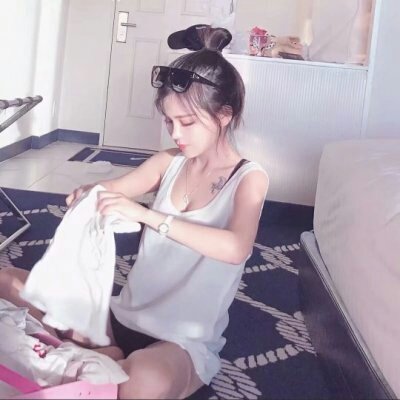 扎丸子头气质型女生头像图片