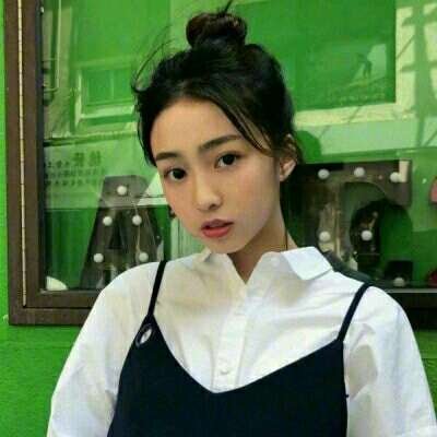 扎丸子头气质型女生头像图片