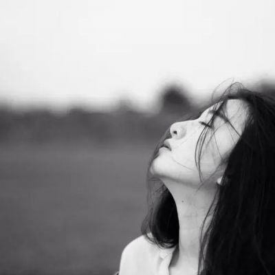 2025最火黑白丧头伤感女生图片
