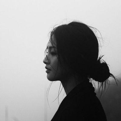2025最火黑白丧头伤感女生图片