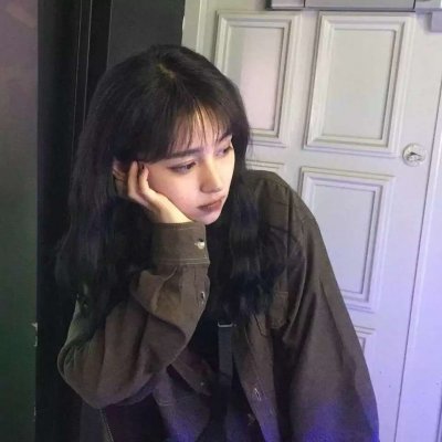 忧郁的头像女生真人图片