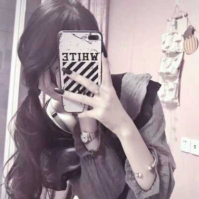 qq3人闺蜜头像一人一张真人图片