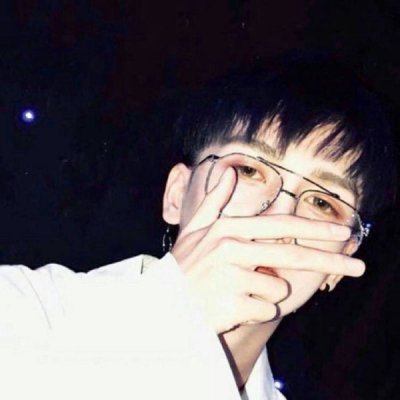 男生十分帅气头像照片