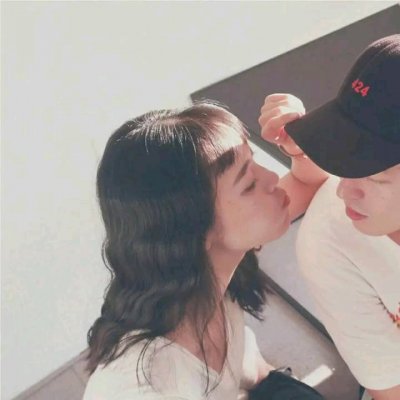 时尚潮流甜蜜情侣头像一对两张图片