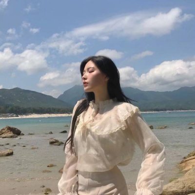 面向大海女伤感唯美头像图片
