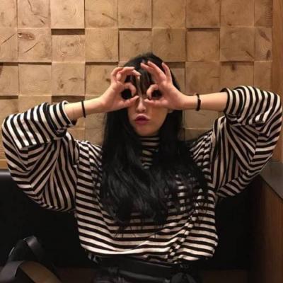 简单大大方方的女生头像图片