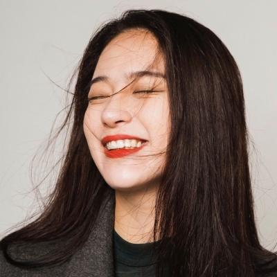 简单大大方方的女生头像图片