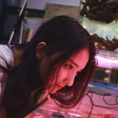 忧郁的头像女生真人图片