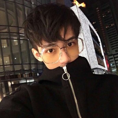 男生十分帅气头像照片