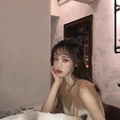 简单大大方方的女生头像图片