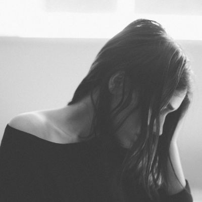 2025最火黑白丧头伤感女生图片