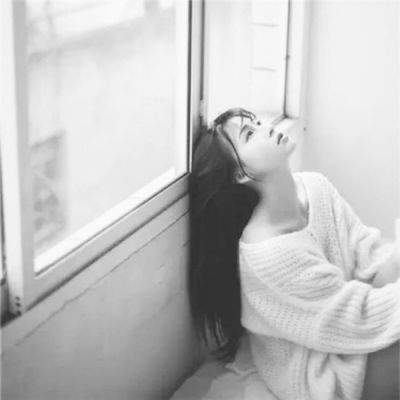 2025最火黑白丧头伤感女生图片