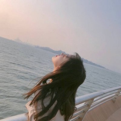 面向大海女伤感唯美头像图片