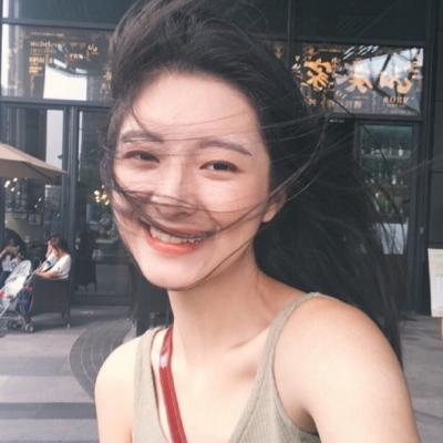 简单大大方方的女生头像图片