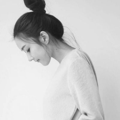 2025最火黑白丧头伤感女生图片