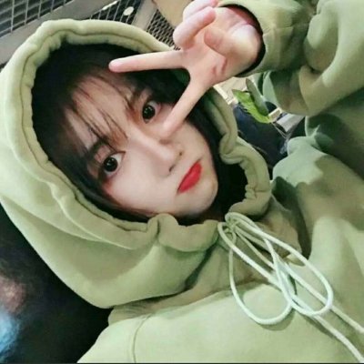 女生头像穿着绿色衣服图片