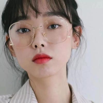 简单大大方方的女生头像图片