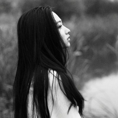 2025最火黑白丧头伤感女生图片
