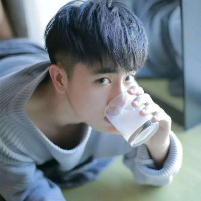 头像男生简约干净小清新图片