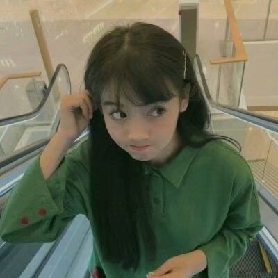 女生头像穿着绿色衣服图片