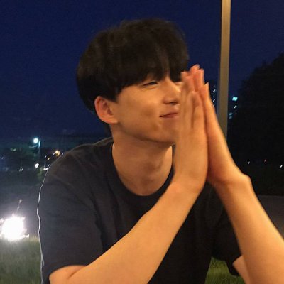 真人五官清晰高清头像男生图片