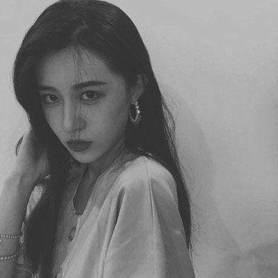 黑白头像女生冷酷霸气长发图片