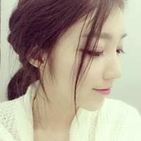 女生真人头像唯美露半脸图片
