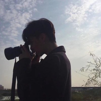 帅气男头背影伤感意境图片