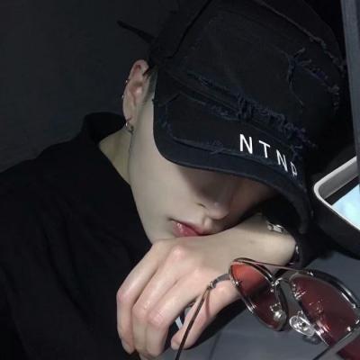 阳光唯美意境微信男头像图片