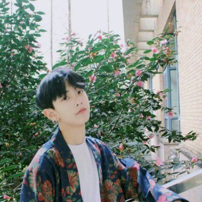 男生成熟简单气质头像图片
