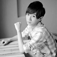 qq头像灰色伤感男生图片