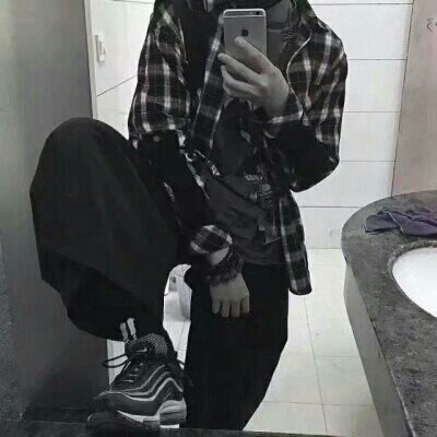 qq头像男头黑白高冷高清图片