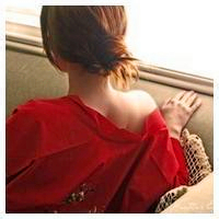 红色qq女生头像图片